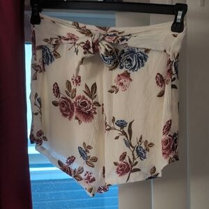 Blu Pepper Rose Print Cream Shorts